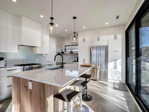 Kitchen - 71 413E Avenue, Saint-Hippolyte, QC - Indoor Photo Showing Kitchen With Upgraded Kitchen