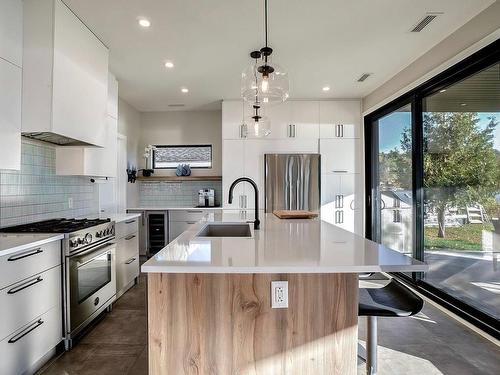 Cuisine - 71 413E Avenue, Saint-Hippolyte, QC - Indoor Photo Showing Kitchen With Upgraded Kitchen