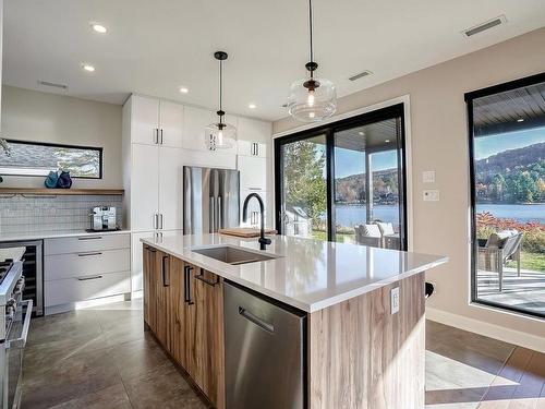 Cuisine - 71 413E Avenue, Saint-Hippolyte, QC - Indoor Photo Showing Kitchen With Upgraded Kitchen