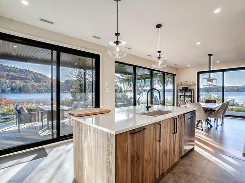 Cuisine - 71 413E Avenue, Saint-Hippolyte, QC - Indoor Photo Showing Kitchen With Upgraded Kitchen