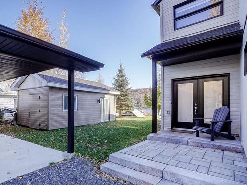 Exterior entrance - 71 413E Avenue, Saint-Hippolyte, QC - Outdoor With Exterior