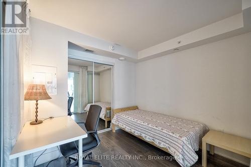 2109 - 955 Bay Street, Toronto, ON - Indoor