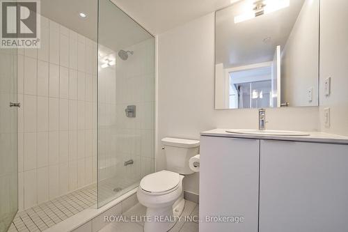 2109 - 955 Bay Street, Toronto, ON - Indoor Photo Showing Bathroom