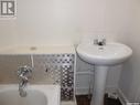 1141 Cameron Street, Regina, SK  - Indoor Photo Showing Bathroom 