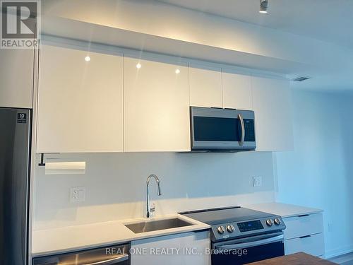 628 - 50 Power Street, Toronto, ON - Indoor Photo Showing Kitchen