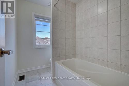 1303 Apollo Street, Oshawa, ON - Indoor Photo Showing Bathroom