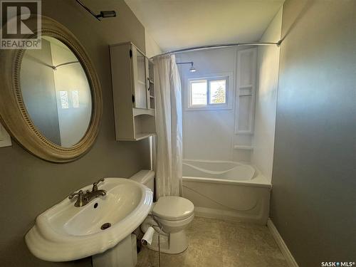 1009 Aberdeen Street, Regina, SK - Indoor Photo Showing Bathroom