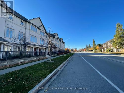 42 - 51 Beverley Glen Boulevard, Vaughan, ON - Outdoor