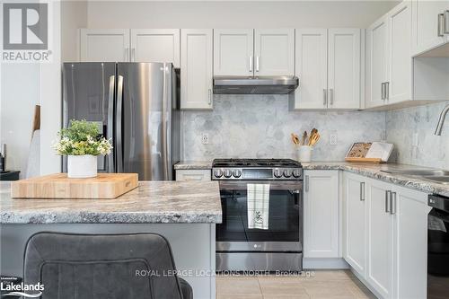 24 Foley Crescent, Collingwood, ON - Indoor Photo Showing Kitchen With Upgraded Kitchen