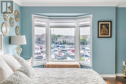 139 Edgewater Drive, Hamilton, ON - Indoor Photo Showing Bedroom