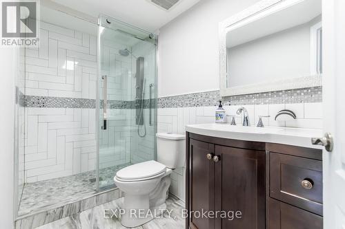 139 Edgewater Drive, Hamilton, ON - Indoor Photo Showing Bathroom