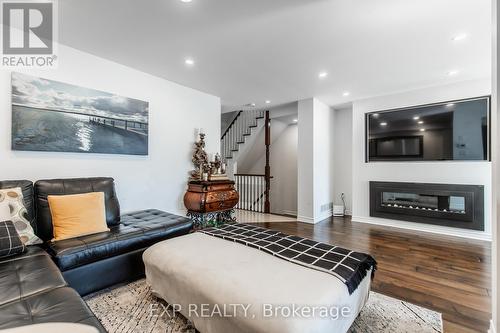 139 Edgewater Drive, Hamilton, ON - Indoor Photo Showing Living Room With Fireplace