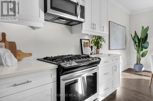 6 Connor Avenue, Strathroy-Caradoc (Ne), ON - Indoor Photo Showing Kitchen