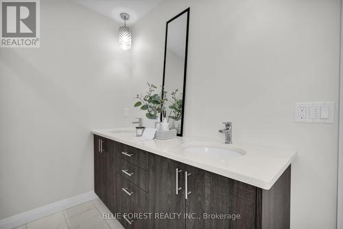 6 Connor Avenue, Strathroy-Caradoc (Ne), ON - Indoor Photo Showing Bathroom