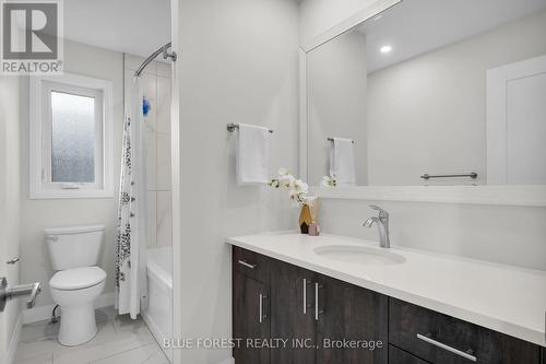 6 Connor Avenue, Strathroy-Caradoc (Ne), ON - Indoor Photo Showing Bathroom