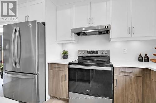 123 - 93 Stonefield Lane, Middlesex Centre (Ilderton), ON - Indoor Photo Showing Kitchen