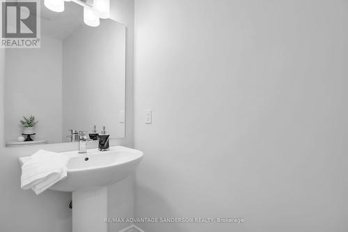 123 - 93 Stonefield Lane, Middlesex Centre (Ilderton), ON - Indoor Photo Showing Bathroom