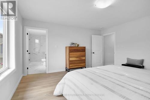 123 - 93 Stonefield Lane, Middlesex Centre (Ilderton), ON - Indoor Photo Showing Bedroom