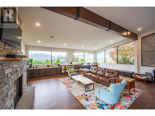 6521 Bellevue Drive, Oliver, BC - Indoor Photo Showing Living Room With Fireplace