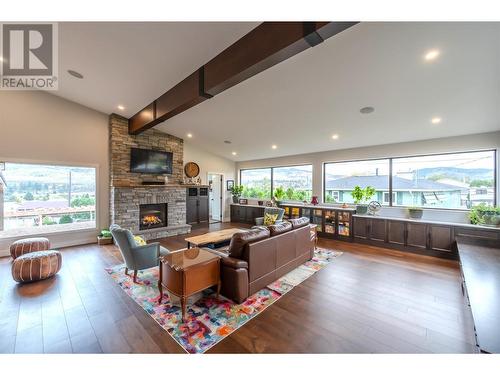 6521 Bellevue Drive, Oliver, BC - Indoor Photo Showing Living Room With Fireplace