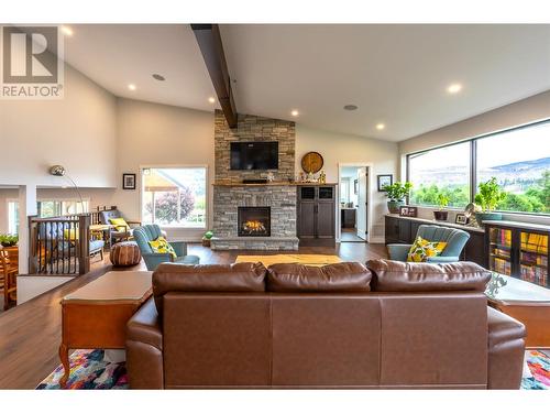 6521 Bellevue Drive, Oliver, BC - Indoor Photo Showing Living Room With Fireplace