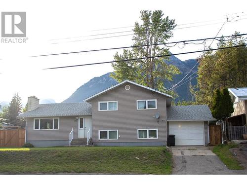 751 Fording Drive, Elkford, BC - Outdoor With Facade