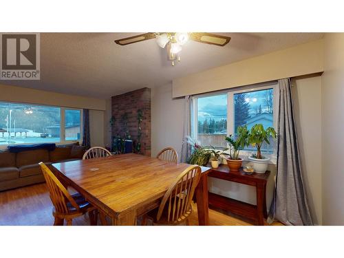 751 Fording Drive, Elkford, BC - Indoor Photo Showing Dining Room