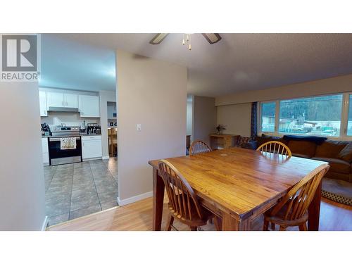 751 Fording Drive, Elkford, BC - Indoor Photo Showing Dining Room