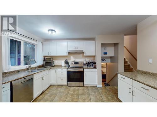 751 Fording Drive, Elkford, BC - Indoor Photo Showing Kitchen With Double Sink