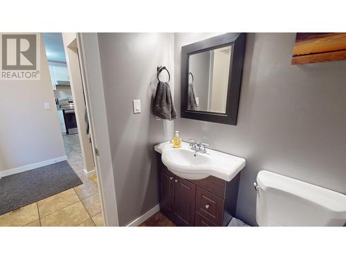 751 Fording Drive, Elkford, BC - Indoor Photo Showing Bathroom