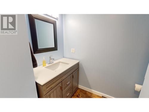 751 Fording Drive, Elkford, BC - Indoor Photo Showing Bathroom