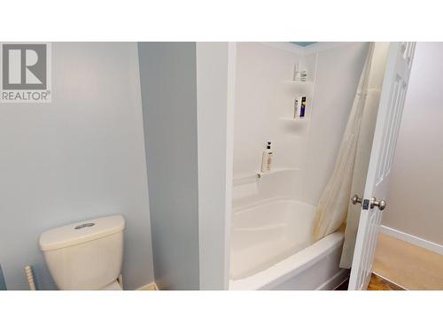 751 Fording Drive, Elkford, BC - Indoor Photo Showing Bathroom