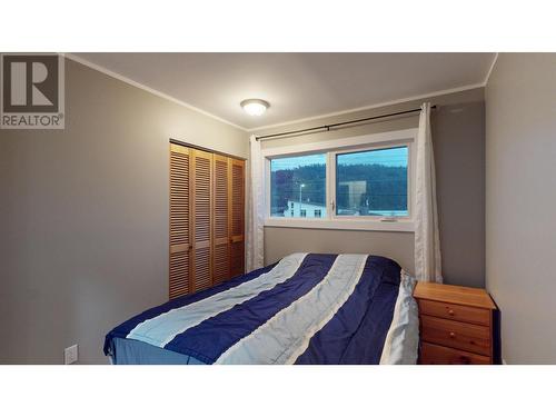 751 Fording Drive, Elkford, BC - Indoor Photo Showing Bedroom