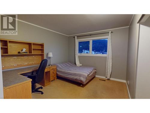 751 Fording Drive, Elkford, BC - Indoor Photo Showing Bedroom