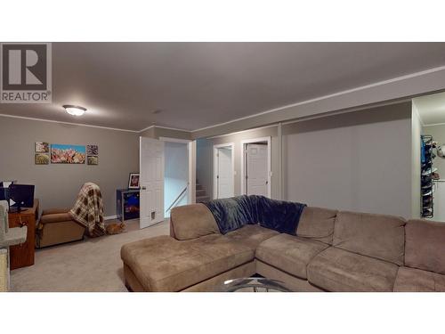 751 Fording Drive, Elkford, BC - Indoor Photo Showing Living Room