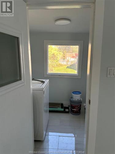 1716 Jefferson, Windsor, ON - Indoor Photo Showing Laundry Room