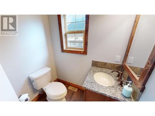 4840 Borrego Ridge Road Road Unit# 11, Radium Hot Springs, BC - Indoor Photo Showing Bathroom