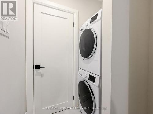 2 - 31 Frankdale Avenue, Toronto, ON - Indoor Photo Showing Laundry Room