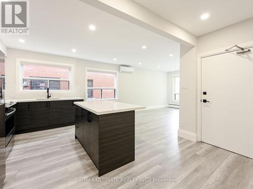 2 - 31 Frankdale Avenue, Toronto, ON - Indoor Photo Showing Kitchen