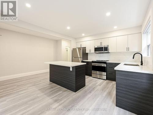 2 - 31 Frankdale Avenue, Toronto, ON - Indoor Photo Showing Kitchen