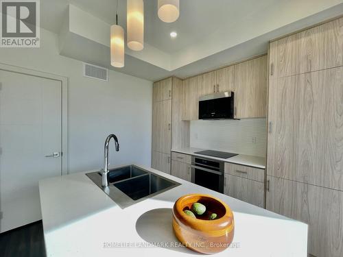 29 Rainwater Lane, Barrie, ON - Indoor Photo Showing Kitchen With Double Sink