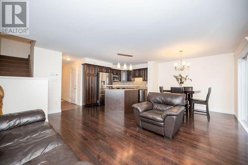 5 Vermont Meadows, Petawawa, ON - Indoor Photo Showing Living Room