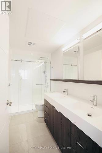 707 - 2525 Bathurst Street, Toronto, ON - Indoor Photo Showing Bathroom