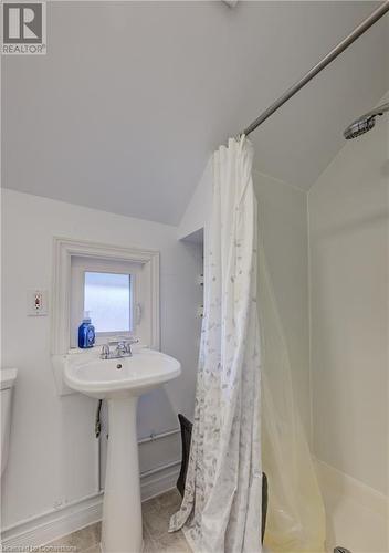 52 Henry Street, Kitchener, ON - Indoor Photo Showing Bathroom