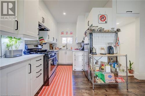 52 Henry Street, Kitchener, ON - Indoor Photo Showing Kitchen