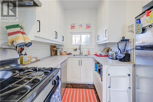 52 Henry Street, Kitchener, ON - Indoor Photo Showing Kitchen