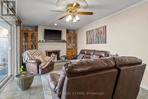 121 Oak Street W, Leamington, ON - Indoor Photo Showing Living Room With Fireplace