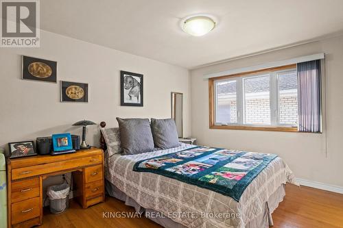 121 Oak Street W, Leamington, ON - Indoor Photo Showing Bedroom