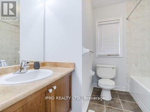 154 Mccready Drive, Milton, ON - Indoor Photo Showing Bathroom