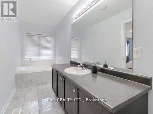 154 Mccready Drive, Milton, ON - Indoor Photo Showing Bathroom